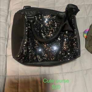 Women’s hats/purses